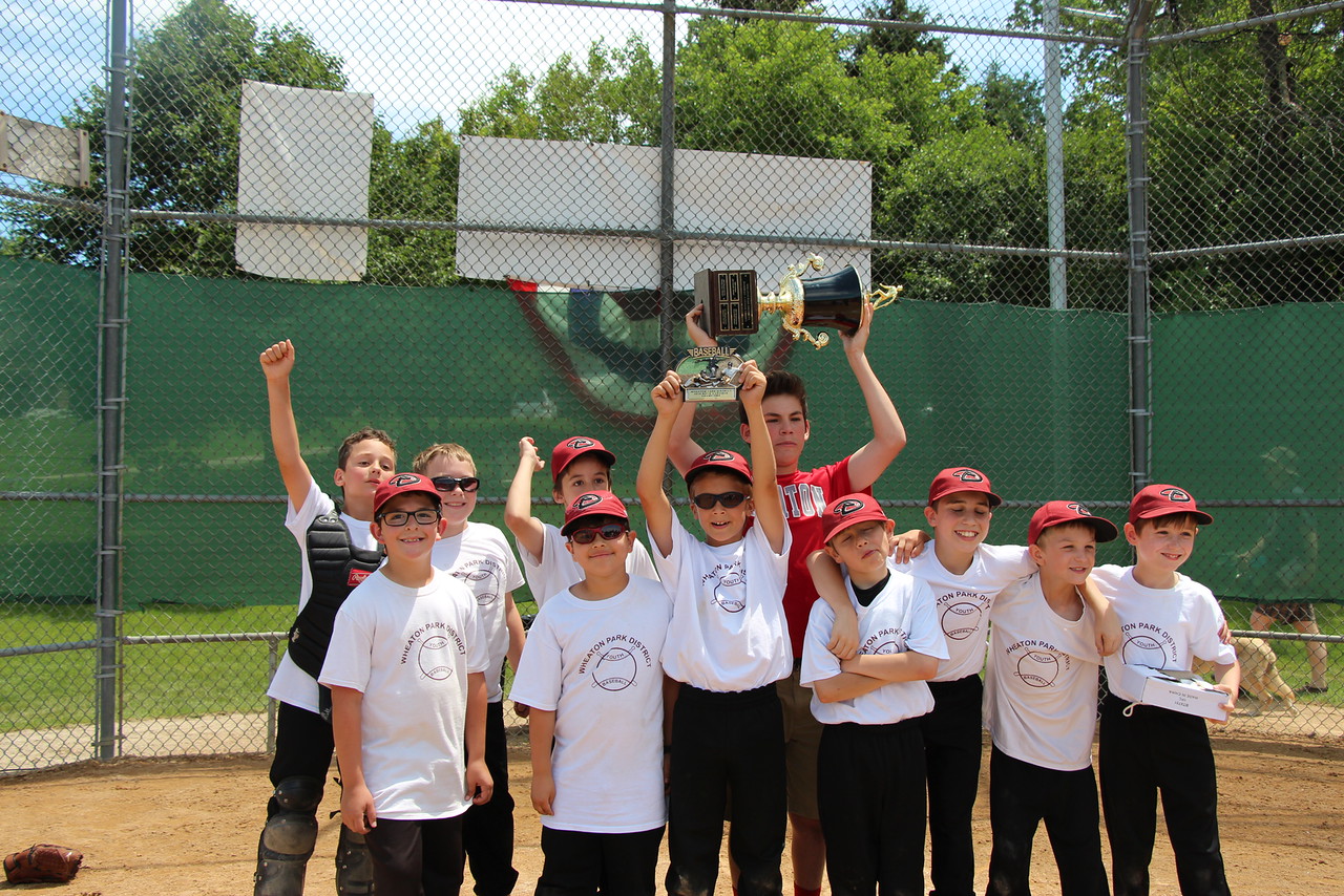 Baseball team with trophy